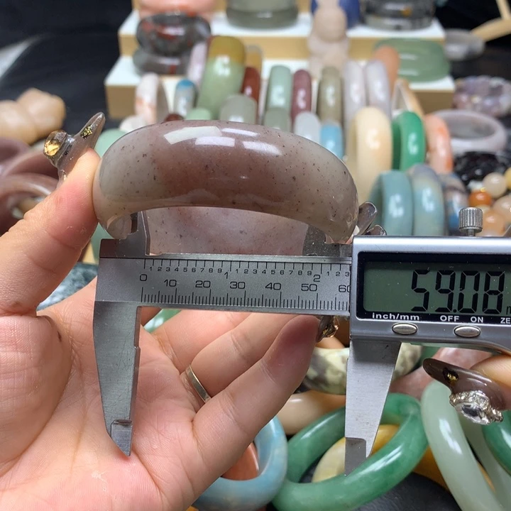 未镶嵌手镯石英质玉