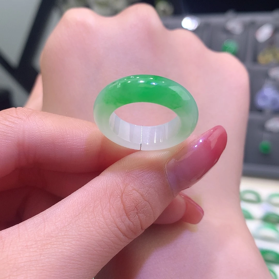 未镶嵌戒指翡翠翡翠