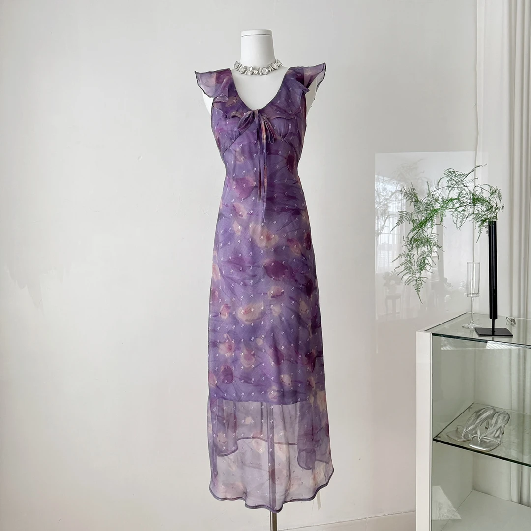 法式V领系带连衣裙女复古度假风显瘦吊带长裙子