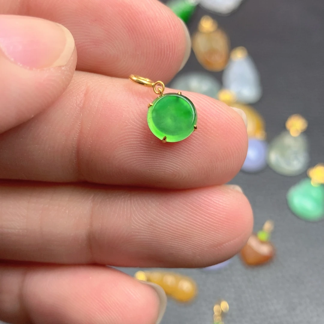【闪购商品】颈饰18K金镶嵌翡翠翡翠