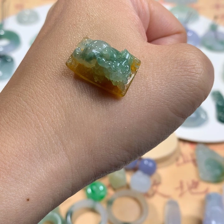 定制翡翠未镶嵌貔貅