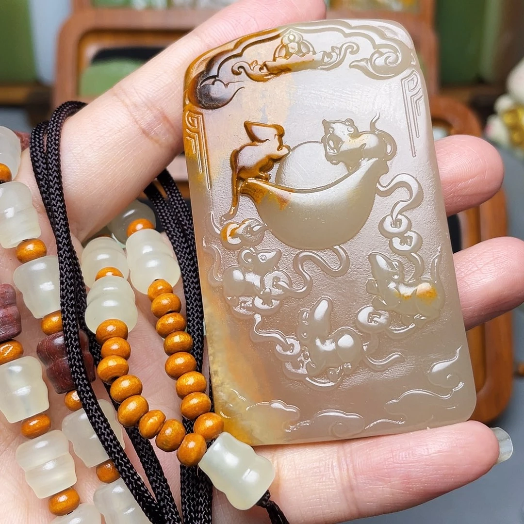 用***8新疆昆仑山脉料生肖鼠