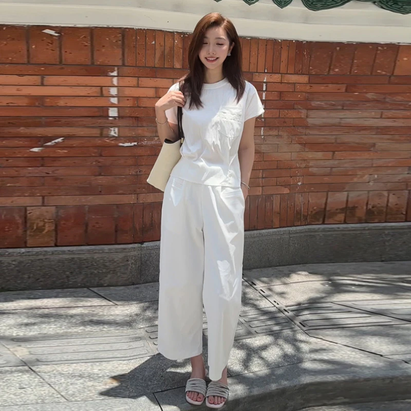 时尚简约白色两件套装女夏季新款圆领短袖T恤高压阔腿直筒九分裤