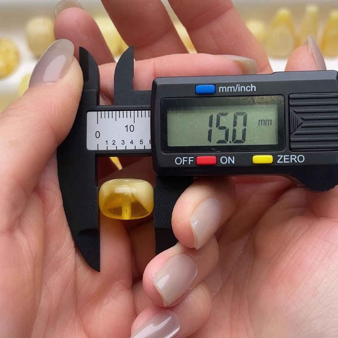 找***思蜜蜡未镶嵌裸石蜜蜡瑕疵墩子了鸽