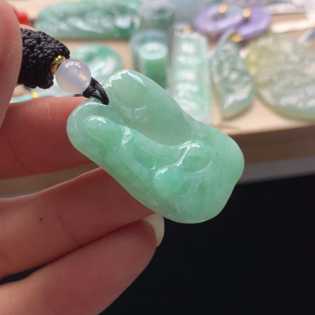 颈饰未镶嵌翡翠吊坠