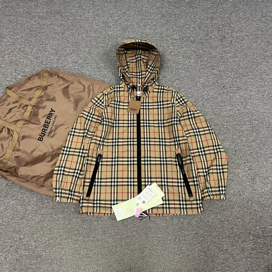 99新 AMIPARIS Burberry 经典款 冲锋衣uk8 带吊牌