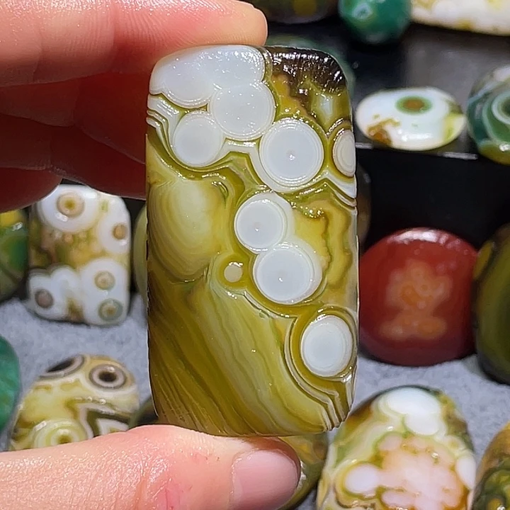 玛瑙/玉髓未镶嵌珠宝奇石