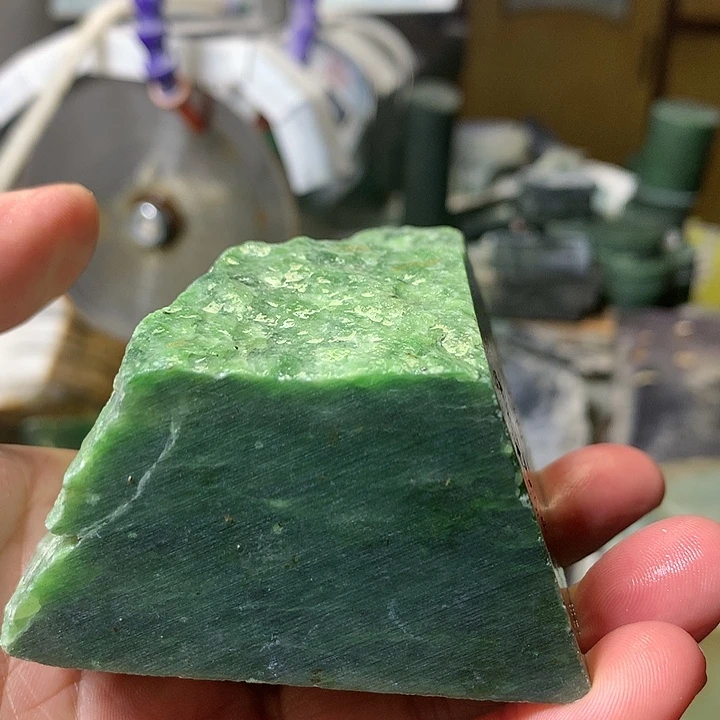 颈饰未镶嵌和田玉（糖玉）