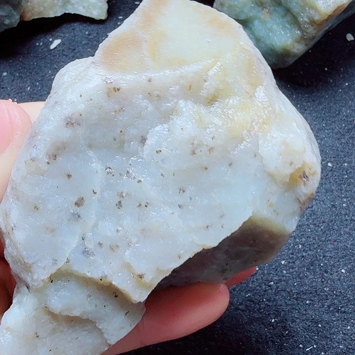 未镶嵌和田玉（糖玉）珠宝半成品