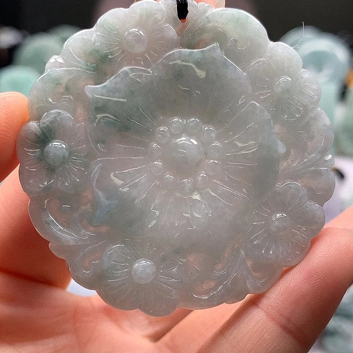 翡翠未镶嵌颈饰花开富贵福利