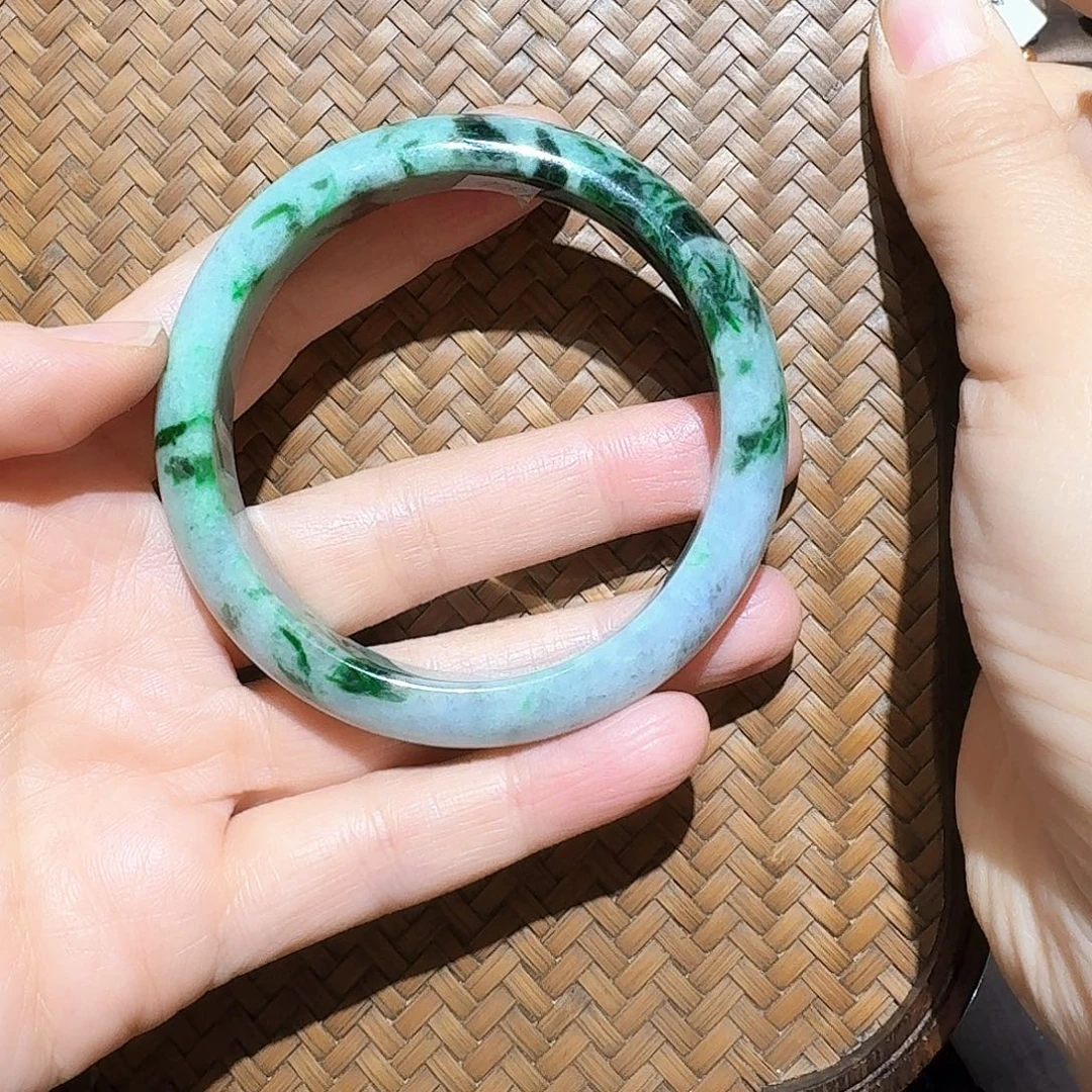 未镶嵌手镯翡翠幸**子个性十足