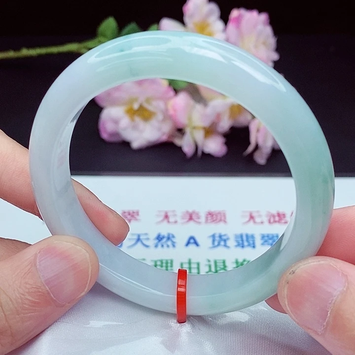 翡翠手镯未镶嵌61圈