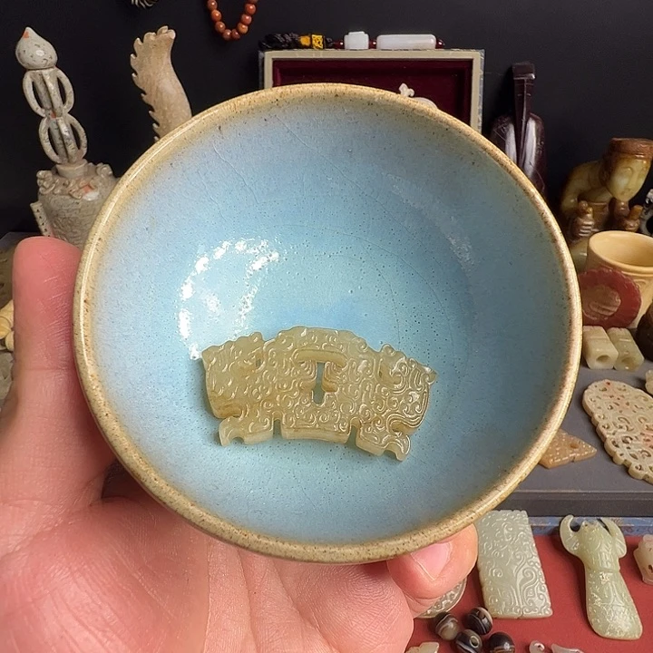 瓷片朝**路陶瓷摆件与陶瓷制作