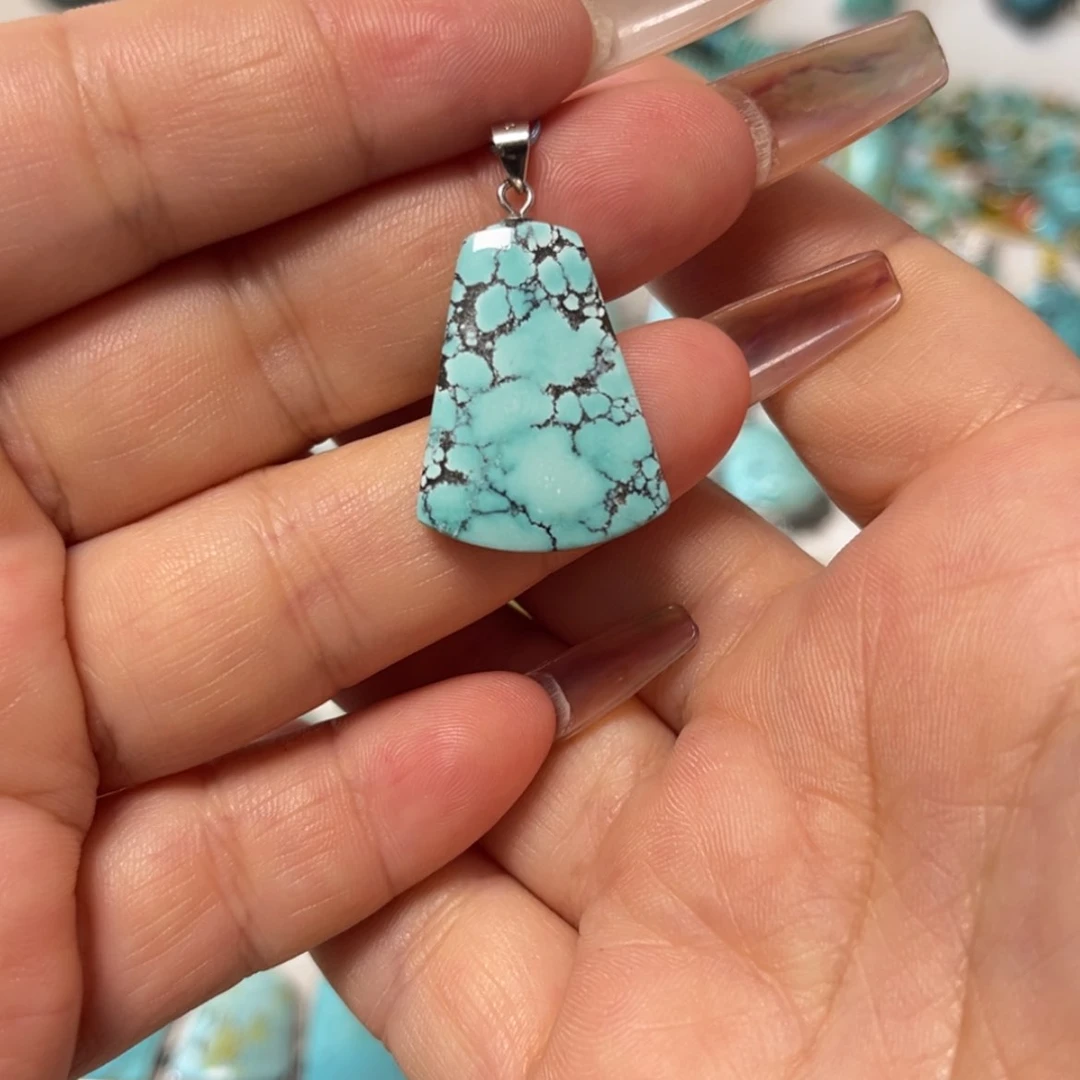 【闪购商品】未镶嵌绿松石珠宝奇石