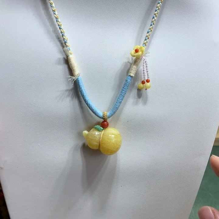 蜜蜡未镶嵌颈饰葫芦