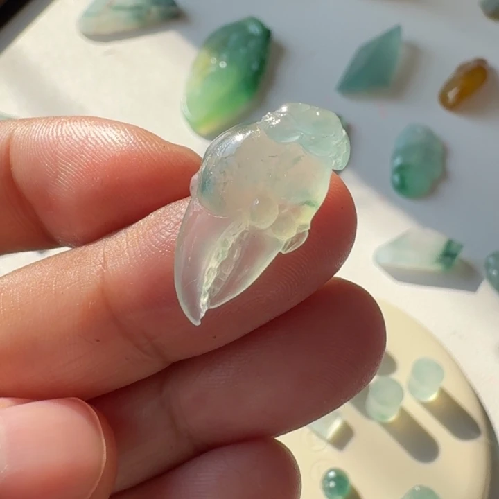 定制翡翠未镶嵌蟹抓