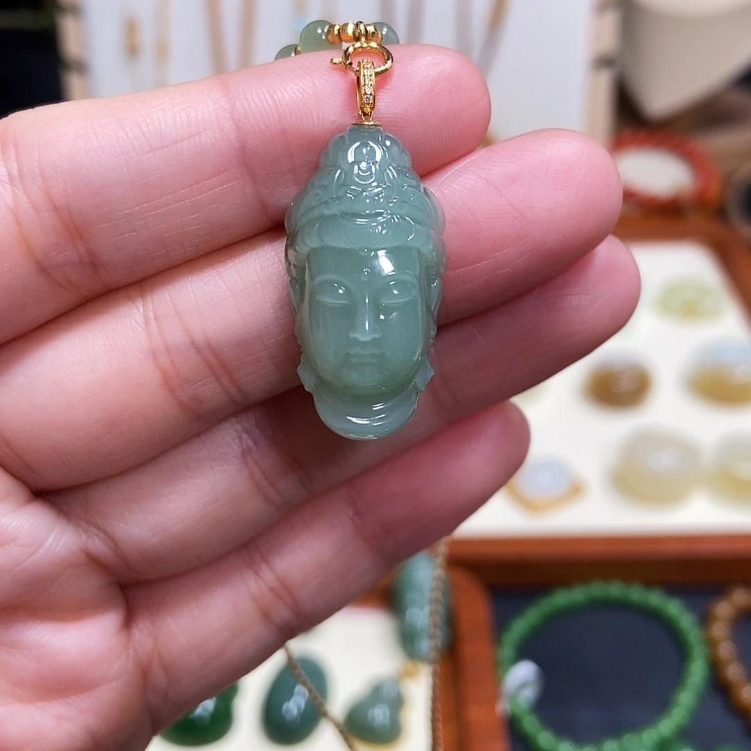 和田玉18K金镶嵌颈饰
