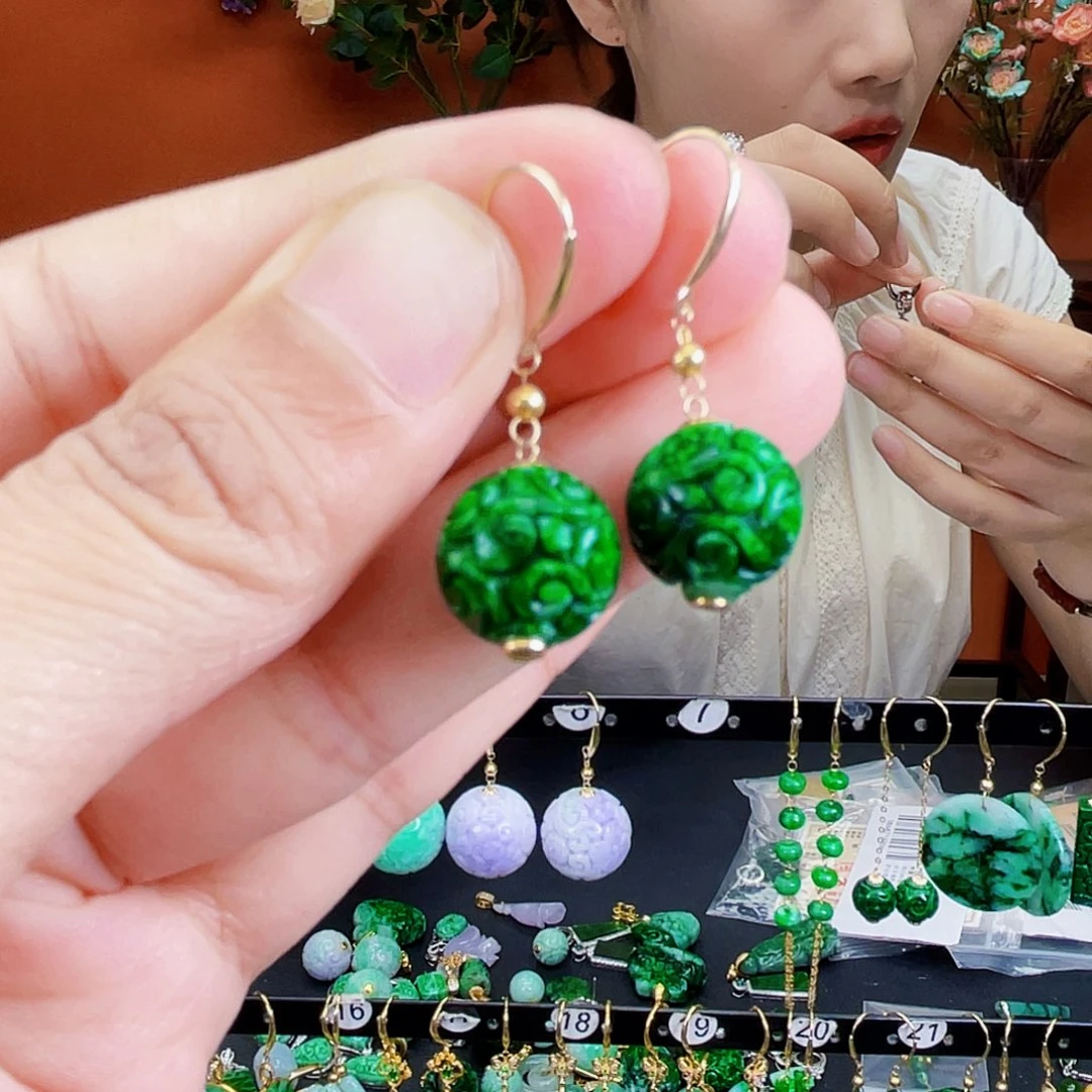 18K金镶嵌翡翠耳饰