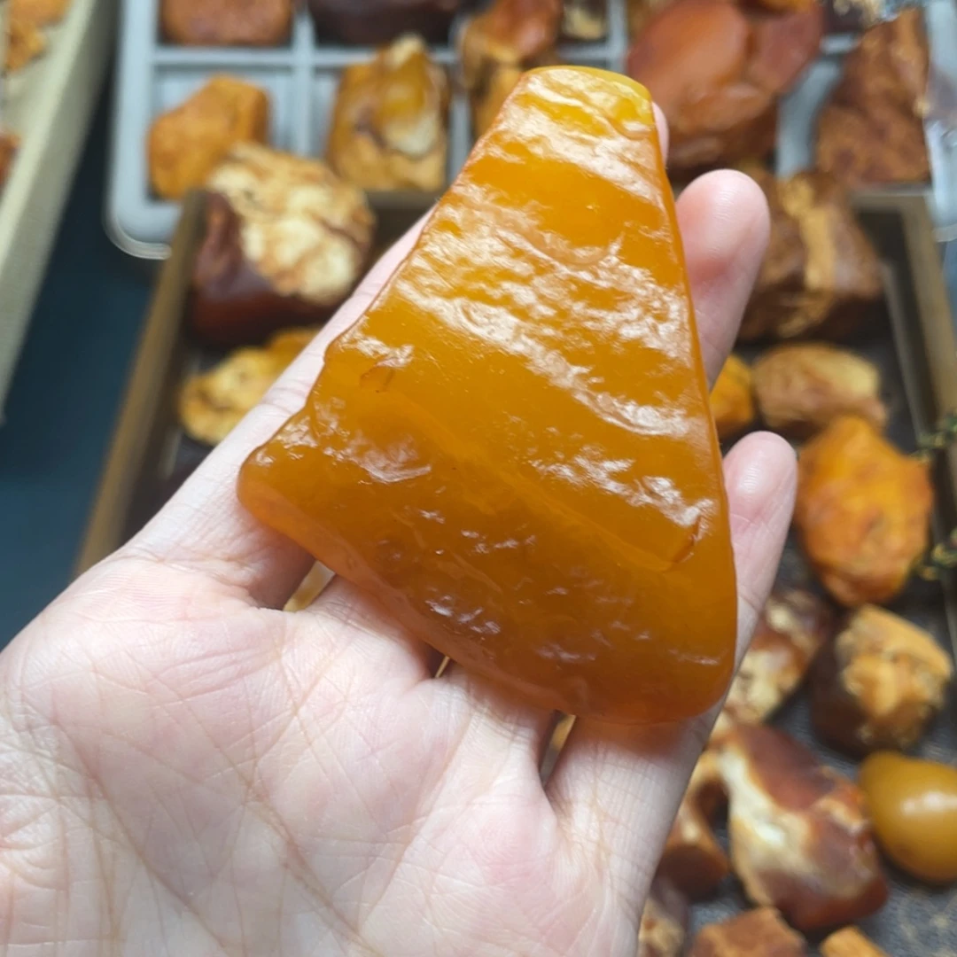 琥珀未镶嵌珠宝奇石