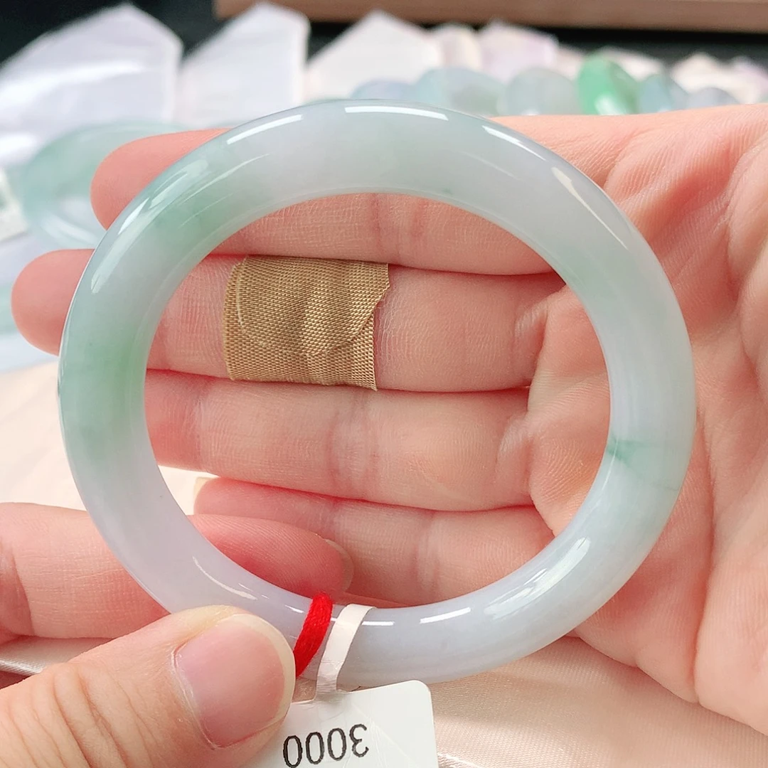 翡翠手镯未镶嵌缅甸A货翡翠手镯