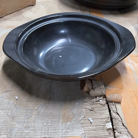 微瑕，明火，口径22厘米，高度5.5没有盖子