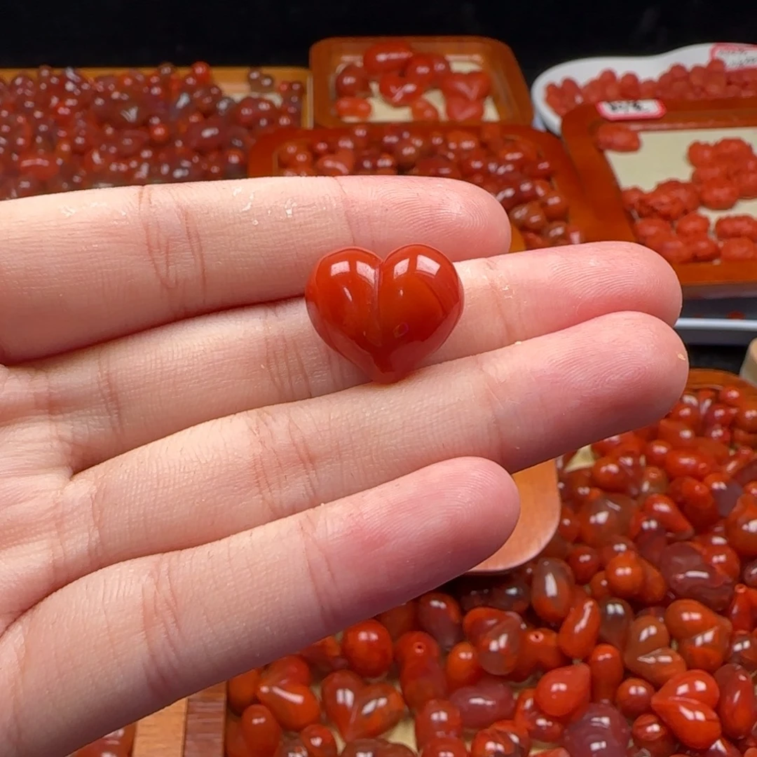 未镶嵌南红玛瑙挂件25克价