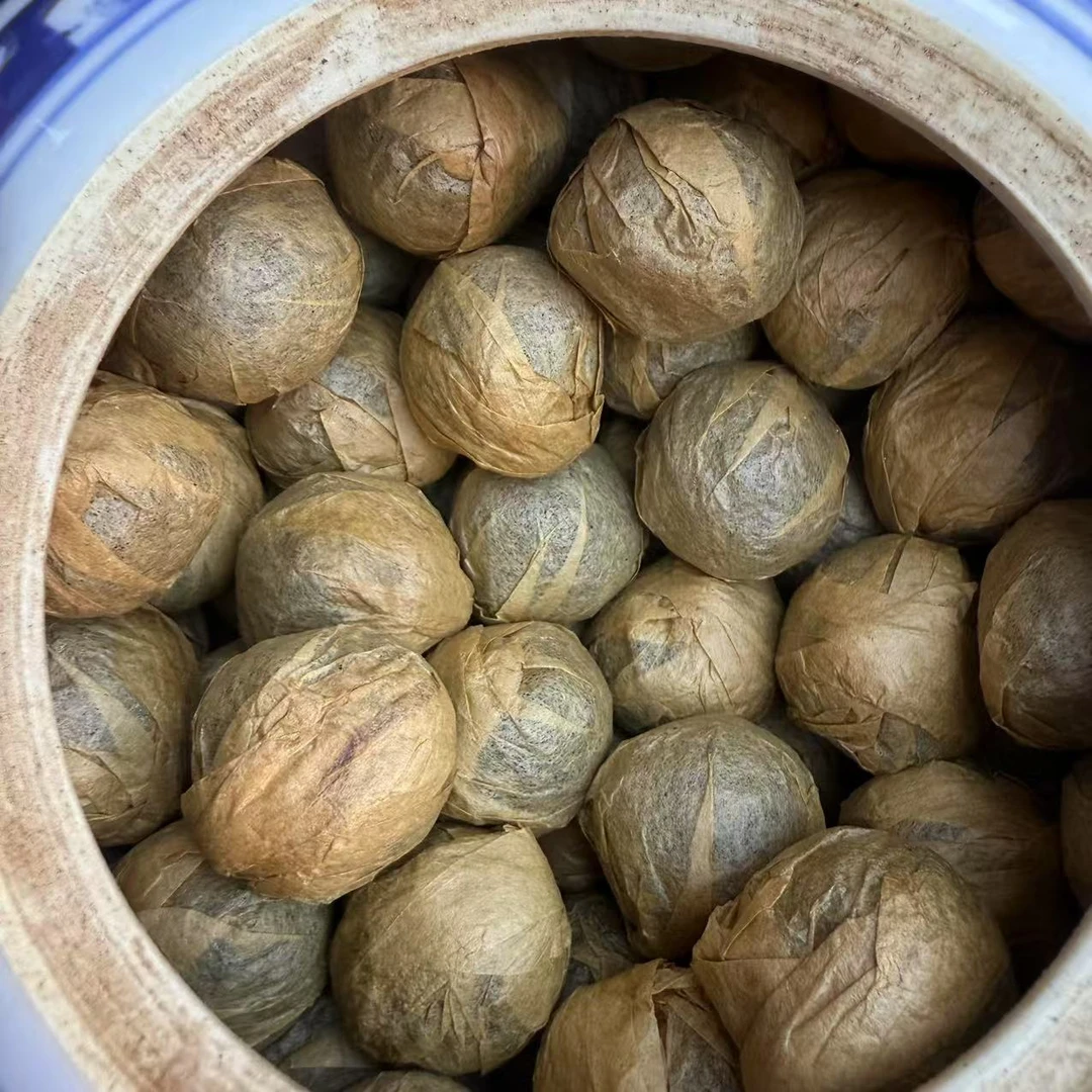 2004年易武哆依树天珠普洱生茶龙珠 一袋250克