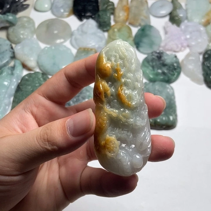 翡翠未镶嵌颈饰龙牌36
