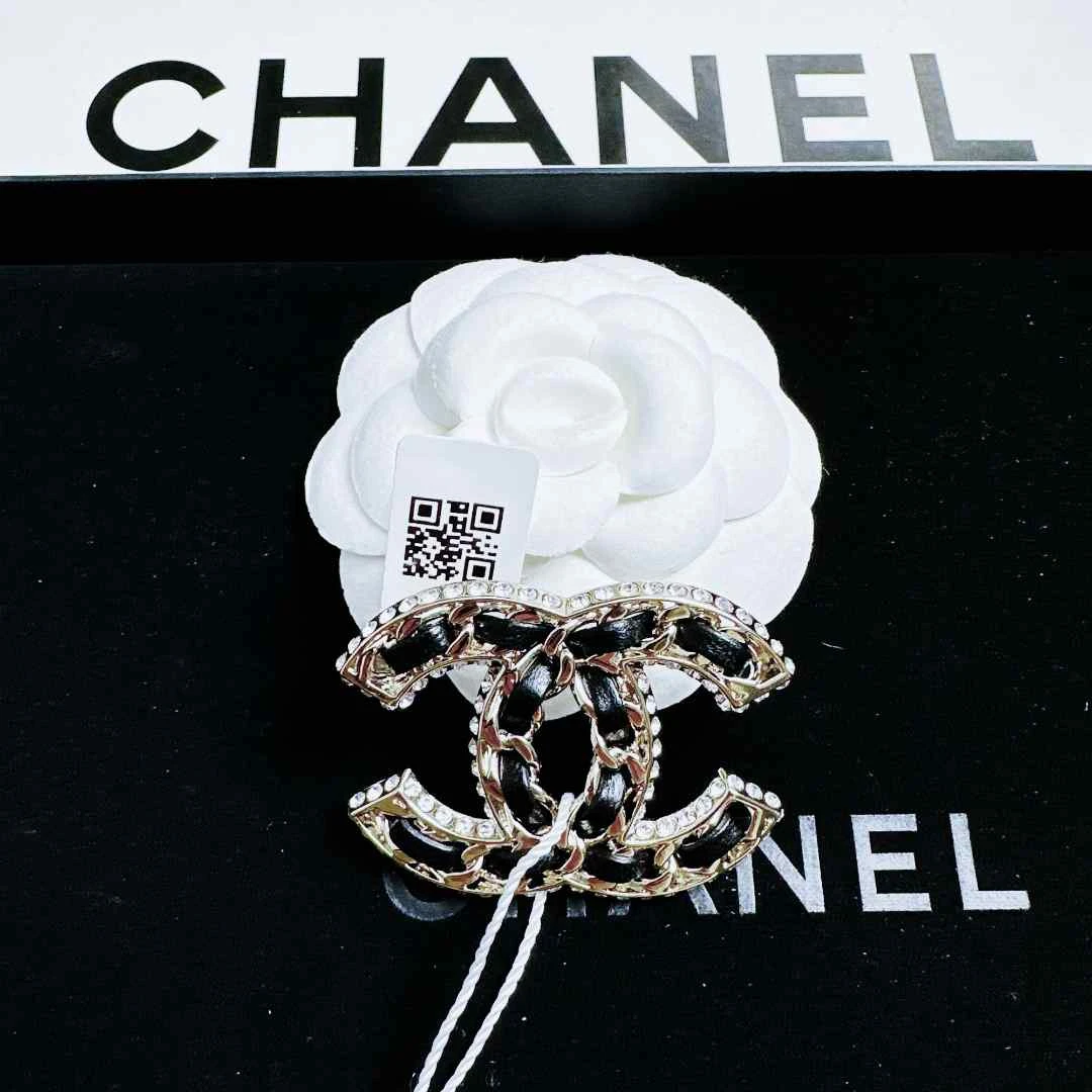 95新 Chanel/香奈儿 柚礼中古/香奈儿双C皮穿满钻胸针LZ501230