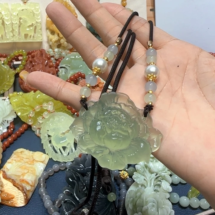 未镶嵌蛇纹石玉吊坠穿****期