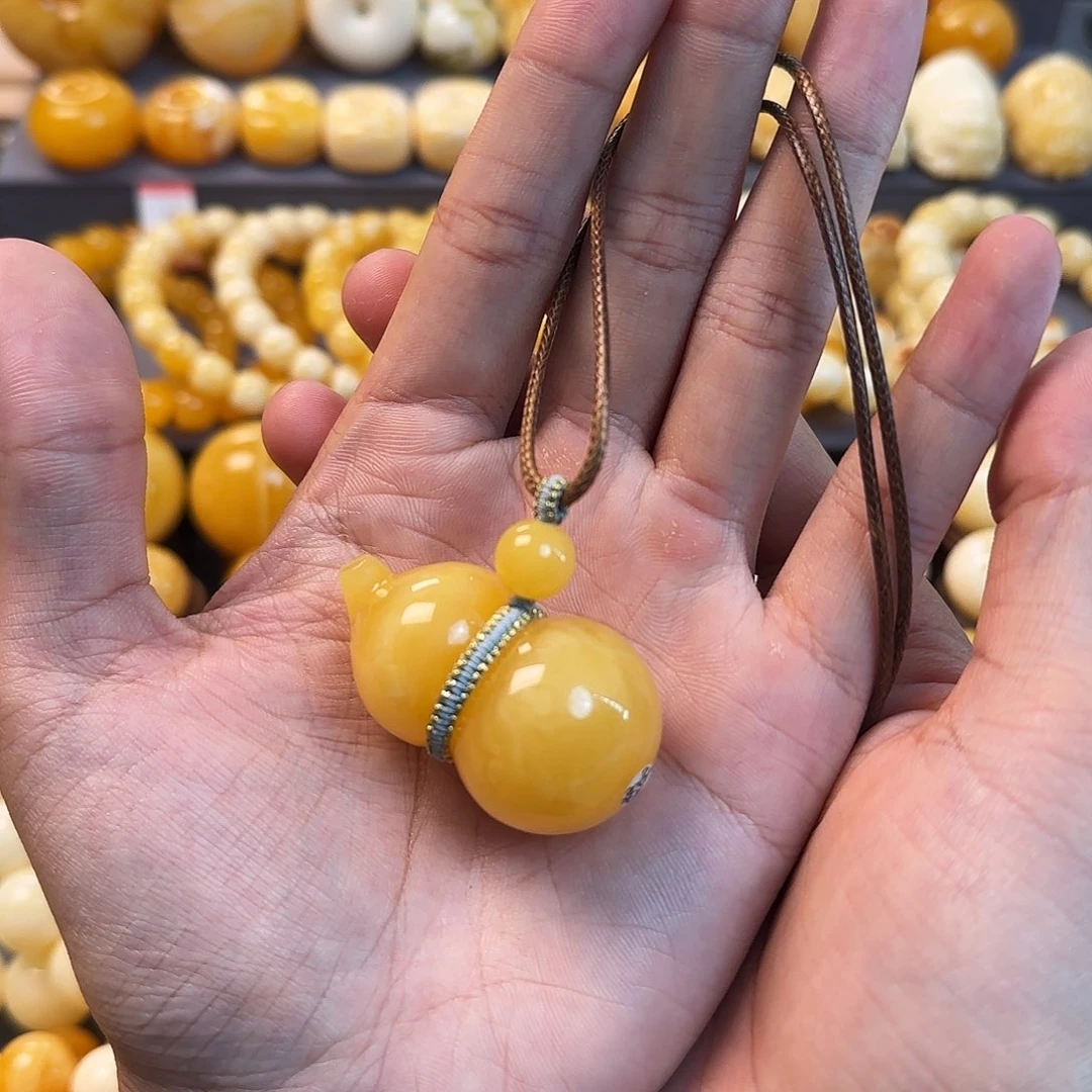 未镶嵌琥珀珠宝奇石