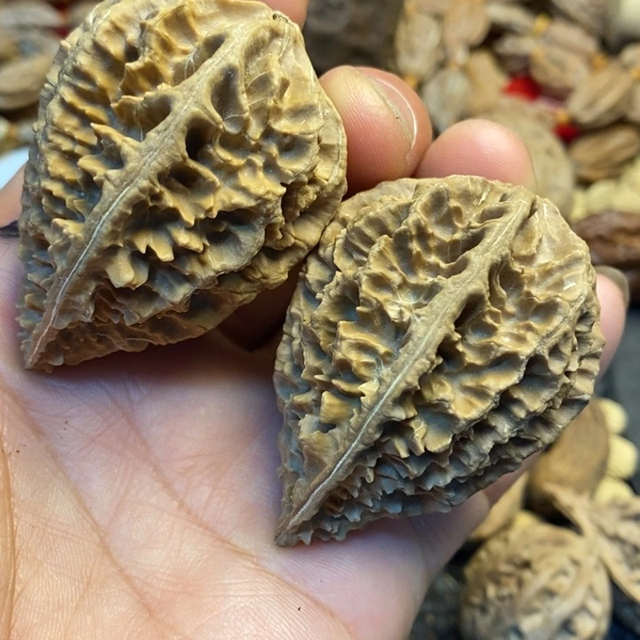 文玩核桃吊坠娜姐150