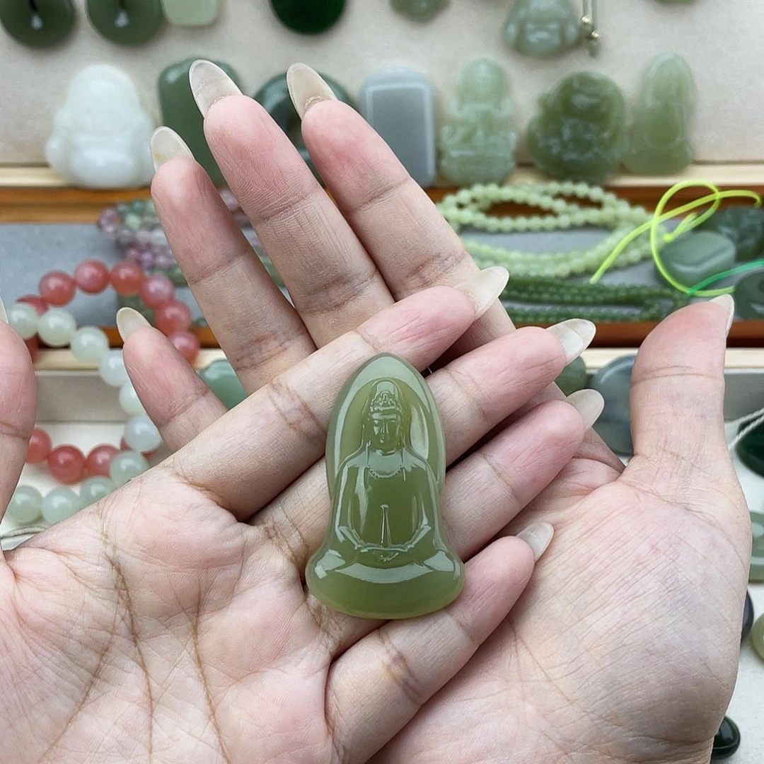 颈饰未镶嵌和田玉