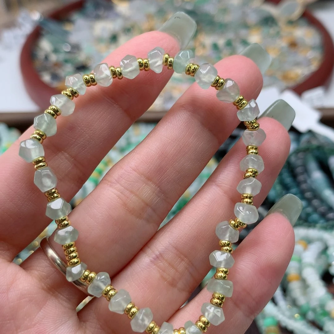 散珠翡翠随型手串