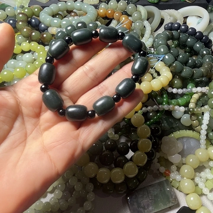 和田玉未镶嵌手串