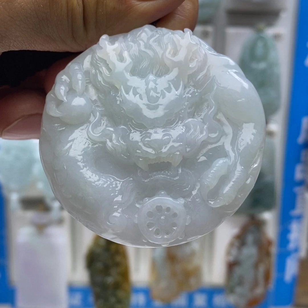 翡翠颈饰未镶嵌龙