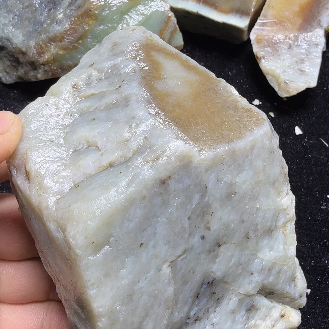 和田玉（糖玉）未镶嵌珠宝半成品