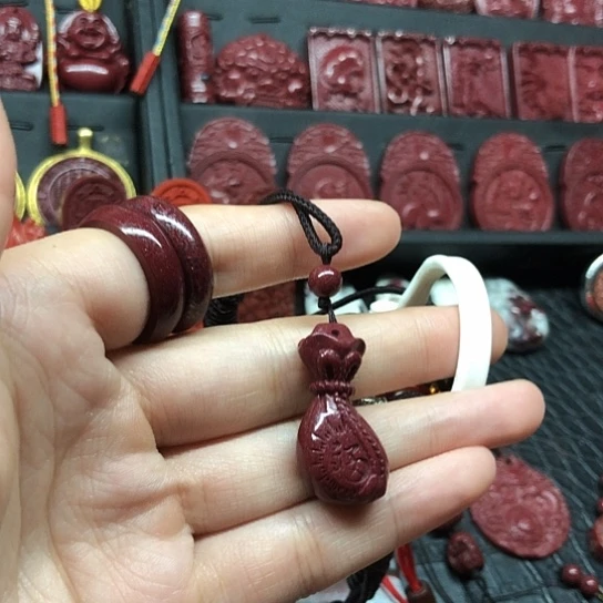 天然辰砂钱袋子吊坠