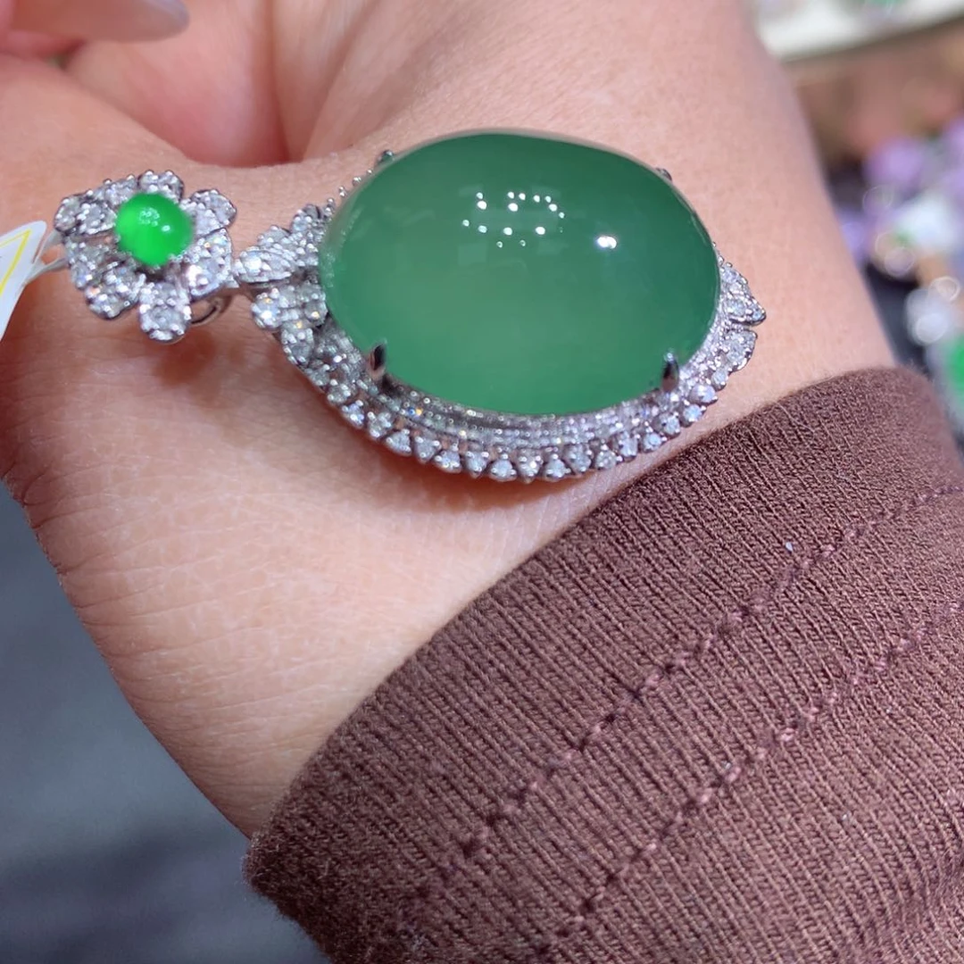 翡翠吊坠(赠链)18K金镶嵌