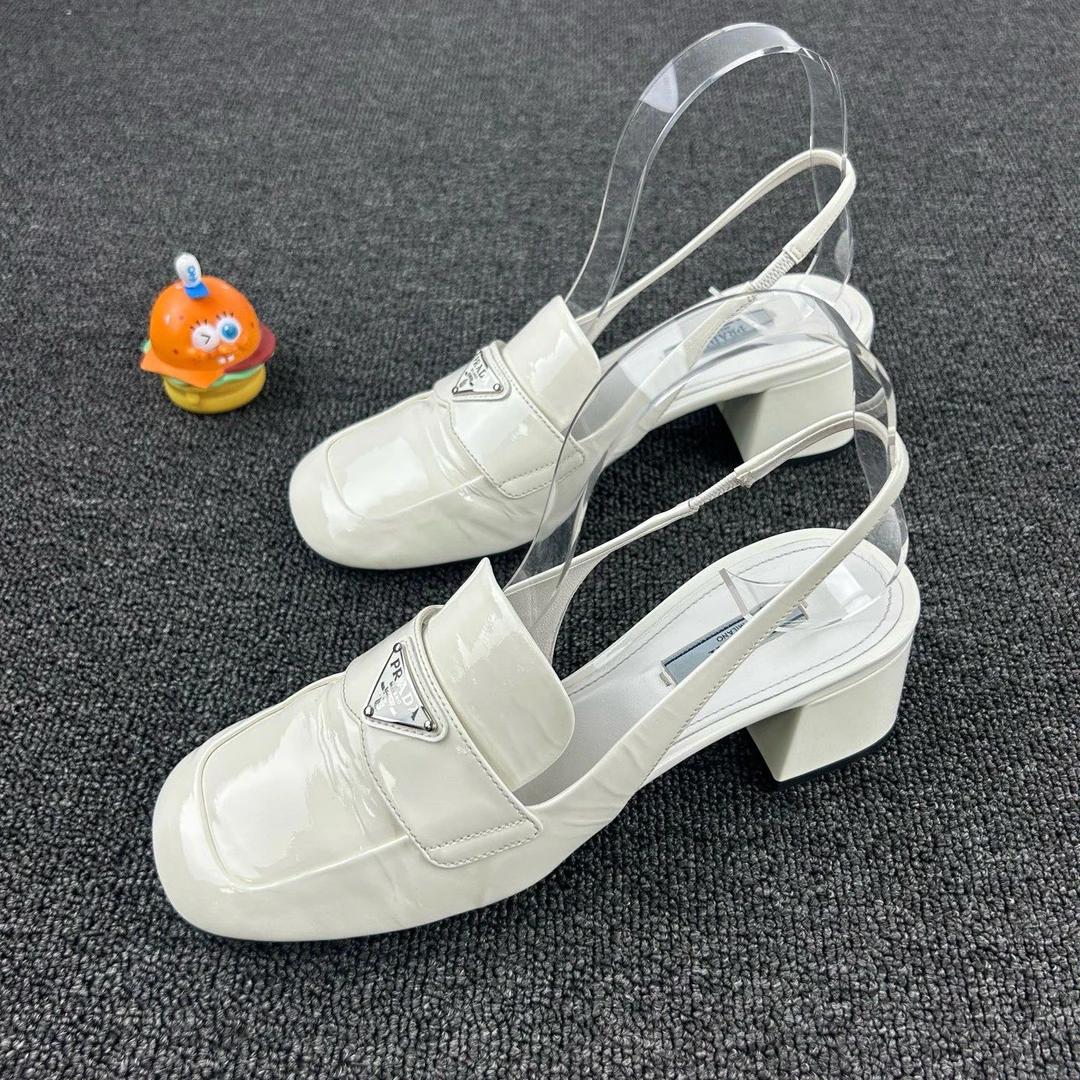 95新 Prada/普拉达 白色玛丽珍鞋 37.5码 白色简约时尚HB3429