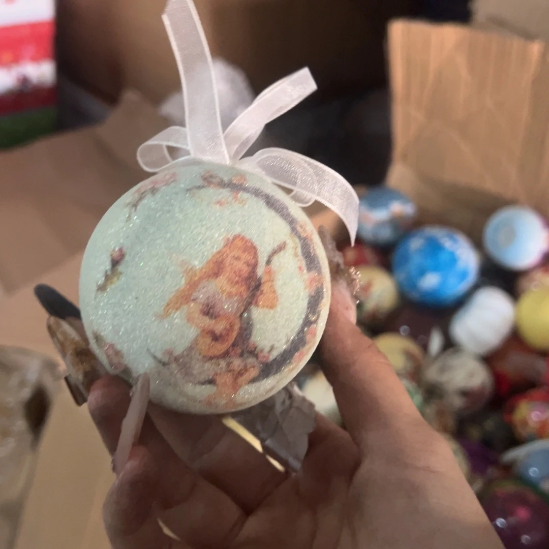 乘***️卡纸圣诞纸盒里面塑料泡沫球不退换默认微瑕