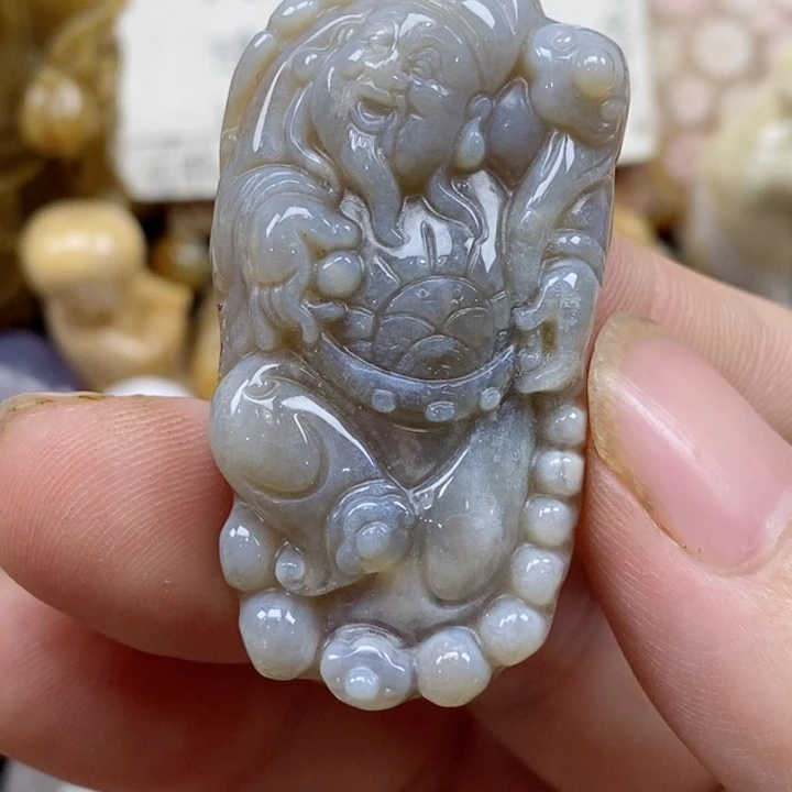 颈饰未镶嵌硅化珊瑚（珊瑚玉）