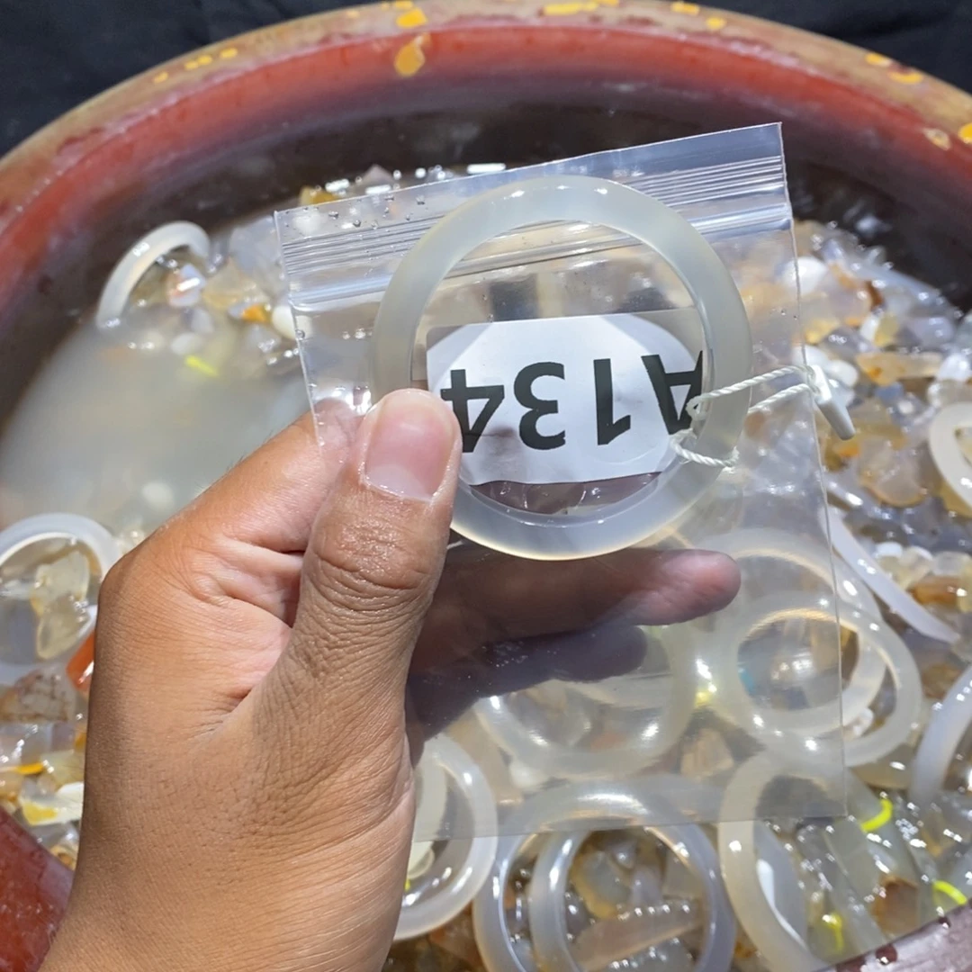 楚***项手镯玛瑙/玉髓未镶嵌