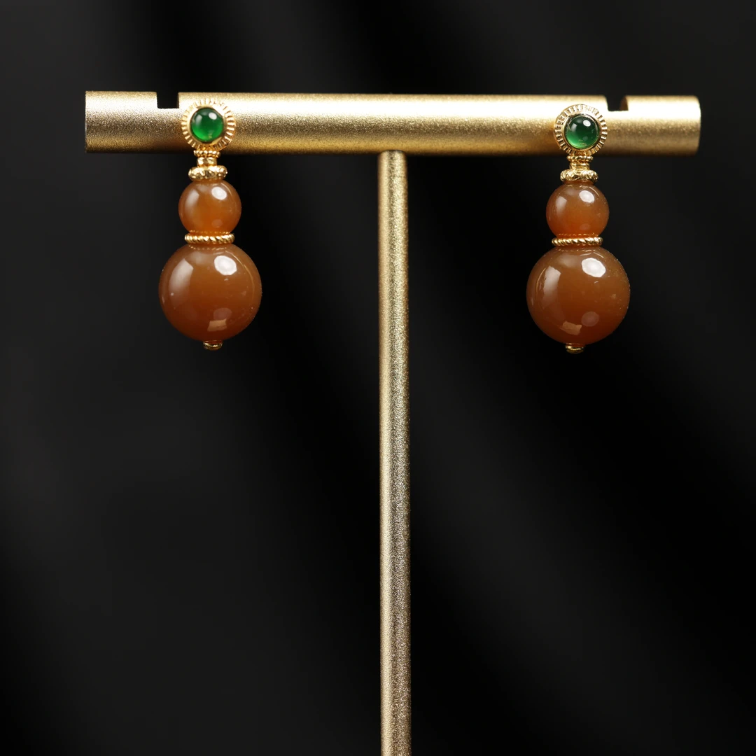 本真 | 一团和气 | 严选精品和田玉高色糖玉葫芦耳饰