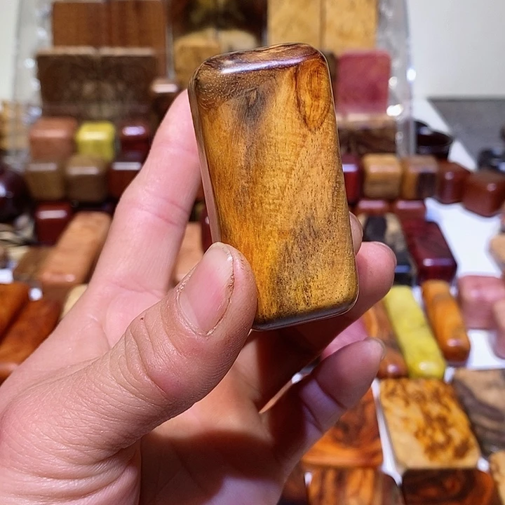 木秋*…木质玩件684441个