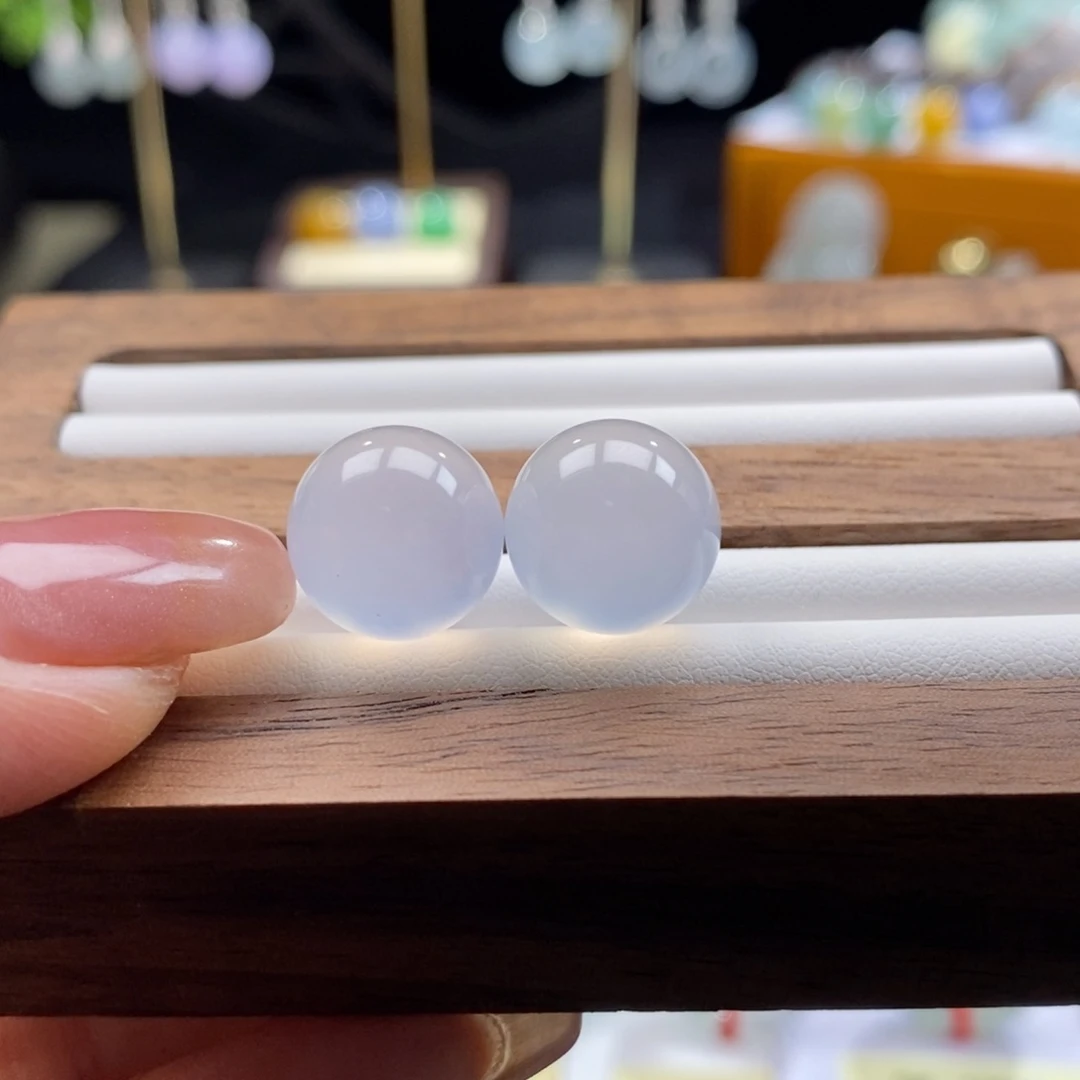 翡翠吊坠(不含链)未镶嵌翡翠随机发一个（只发一个）