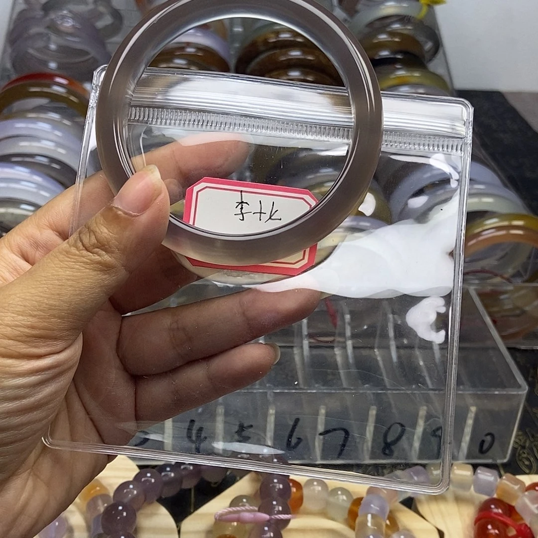 玛瑙/玉髓手镯未镶嵌李*七