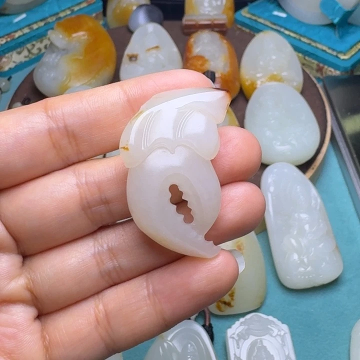 颈饰未镶嵌和田玉