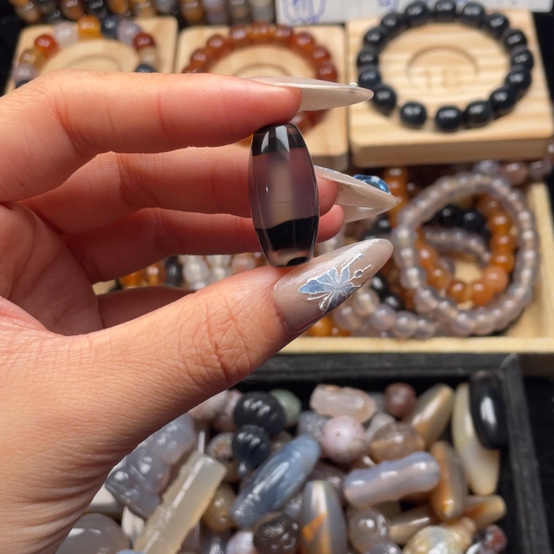 玛瑙/玉髓未镶嵌珠宝奇石