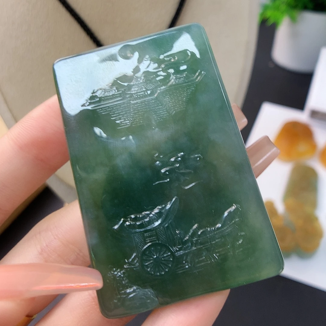 翡翠未镶嵌颈饰山水牌